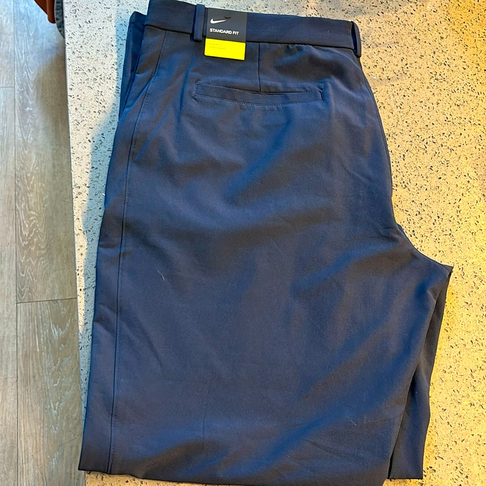 Men’s Nike Pants Standard Fit 38x32 NWT
